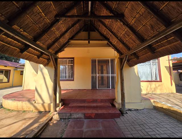 6 BEDROOM HOUSE FOR SALE IN BRAKPAN CENTRAL